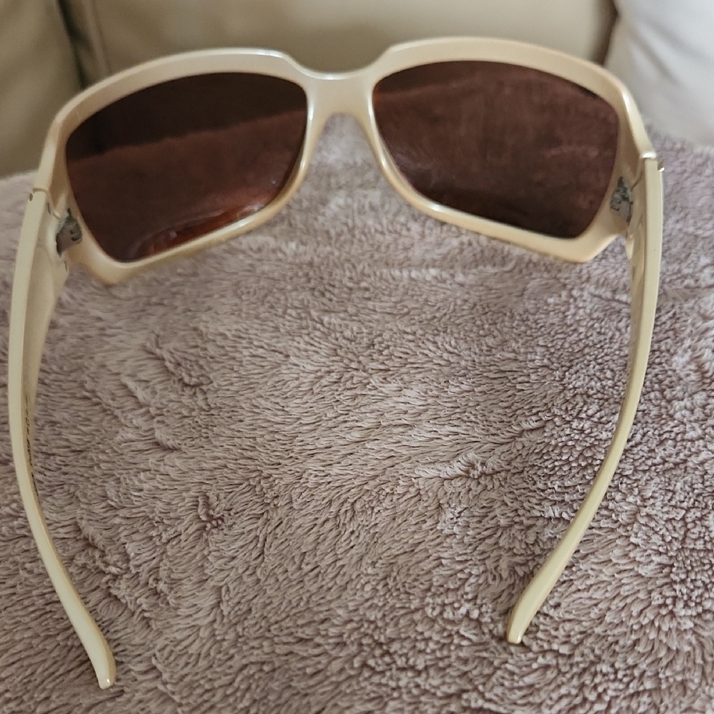 Cream And Brown Oversized Rectangular Sunglasses - image 3